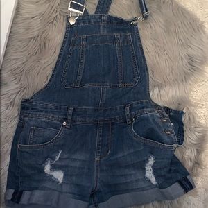 Short overalls